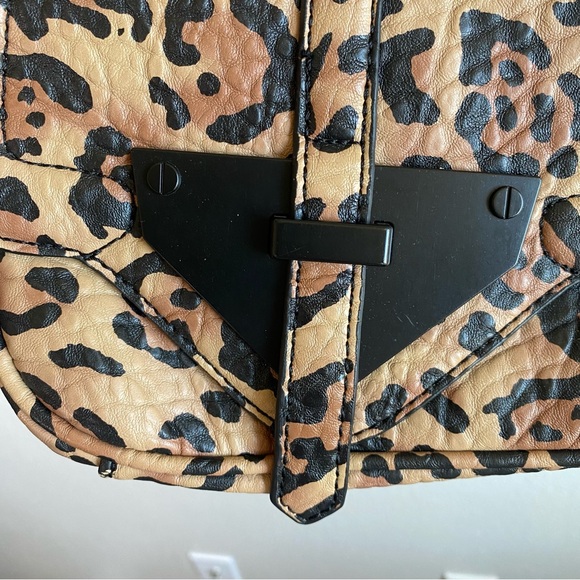 Steve Madden Brown Black Animal Print Crossbody Purse - Picture 4 of 13